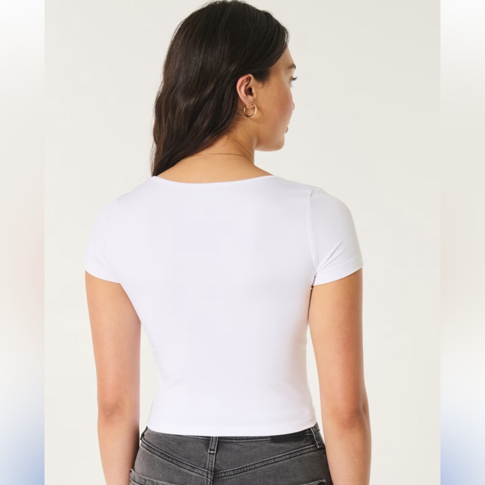 Hollister Women's/Misses White square neck short sleeve tshirt, size M - Picture 3 of 7
